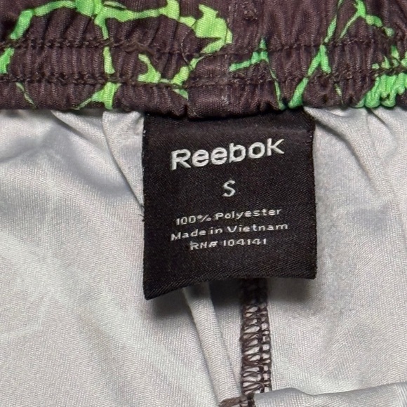 Boys Shorts Lot Size 10/12 Reebok Old Navy and Wrangler Champion bonus swimsuit - Picture 3 of 16